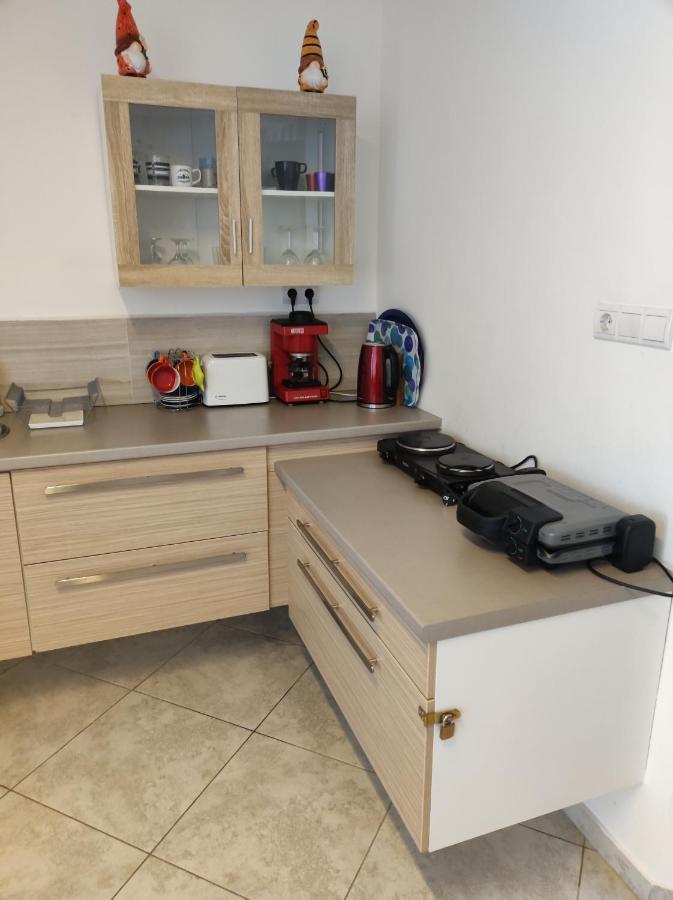 City Center Apartman Zalaegerszeg Bagian luar foto