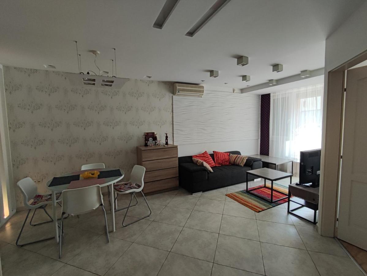 City Center Apartman Zalaegerszeg Bagian luar foto