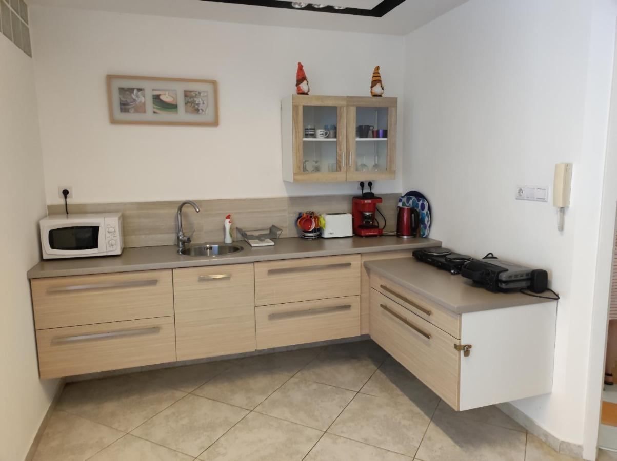 City Center Apartman Zalaegerszeg Bagian luar foto